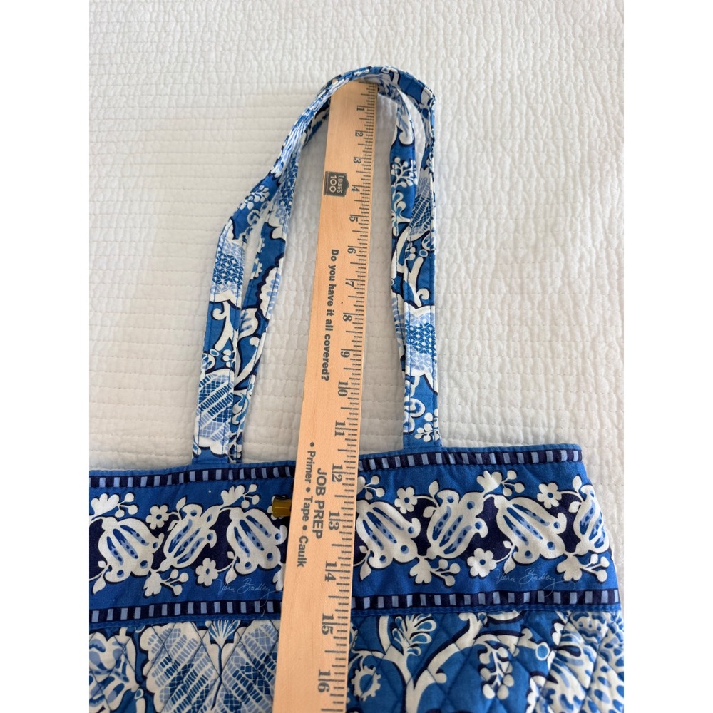 Vera Bradley Blue Bayou Quilted Floral Tote Bag Blue White Toggle Closure - Picture 5 of 5